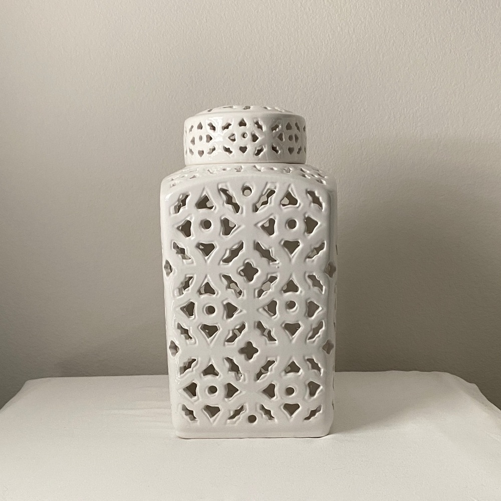 White Lattice Ceramic Decorative Jar